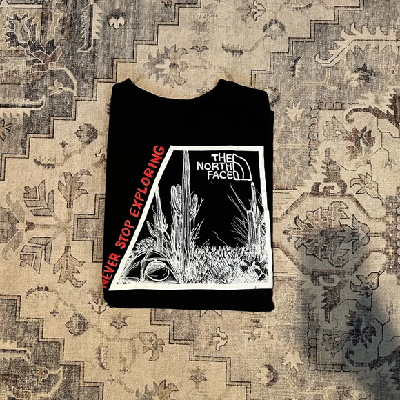 North face T-shirt - Picture 3 of 3